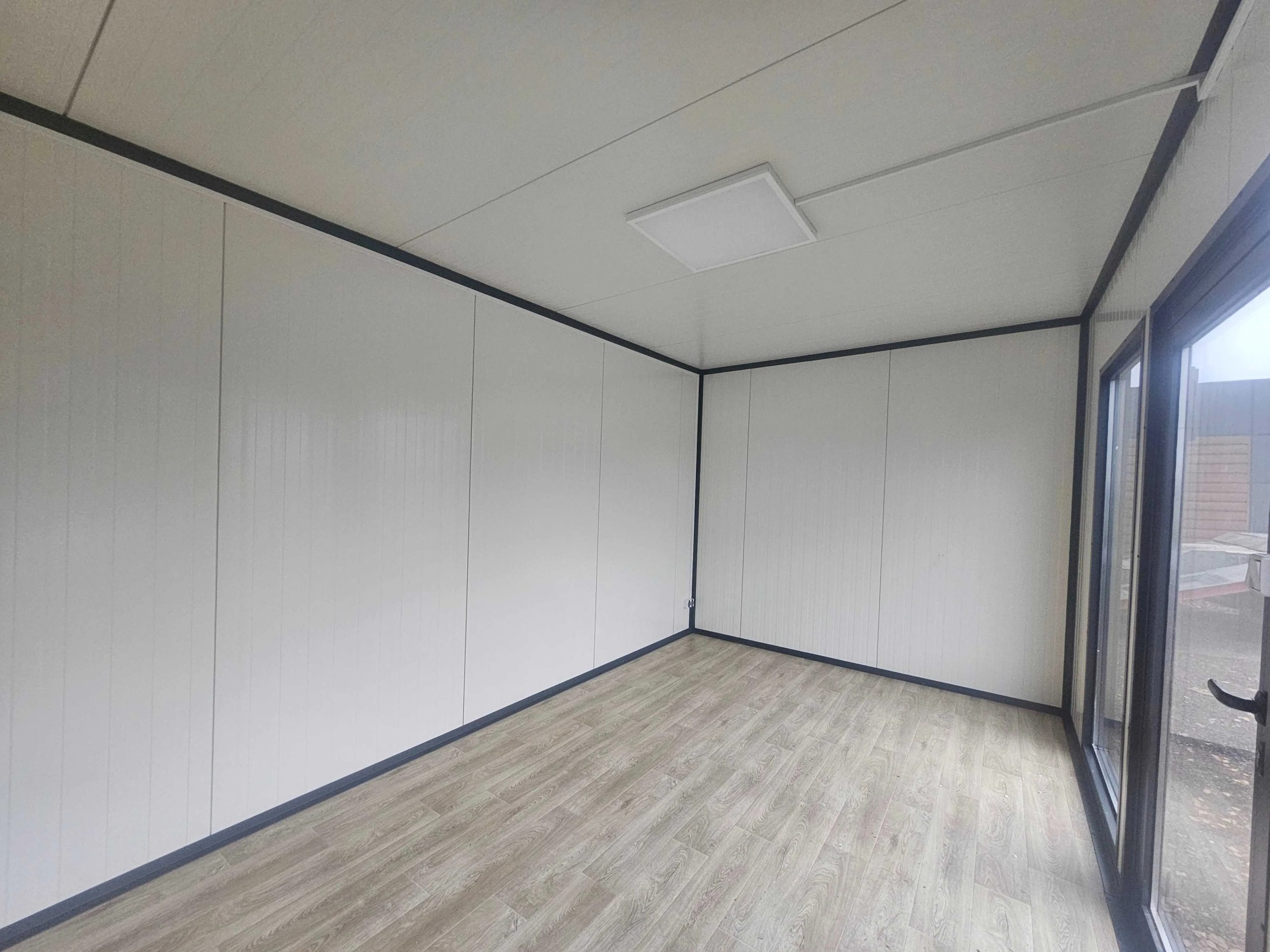 EARL-Bureau-de-Jardin-15-m2-4-scaled-1.jpeg EARL-Bureau-de-Jardin-15-m2-4-scaled-1.jpeg