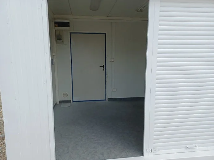 EARL-Container-commercial-avec-installation-electrique-en-option.webp EARL-Container-commercial-avec-installation-electrique-en-option.webp