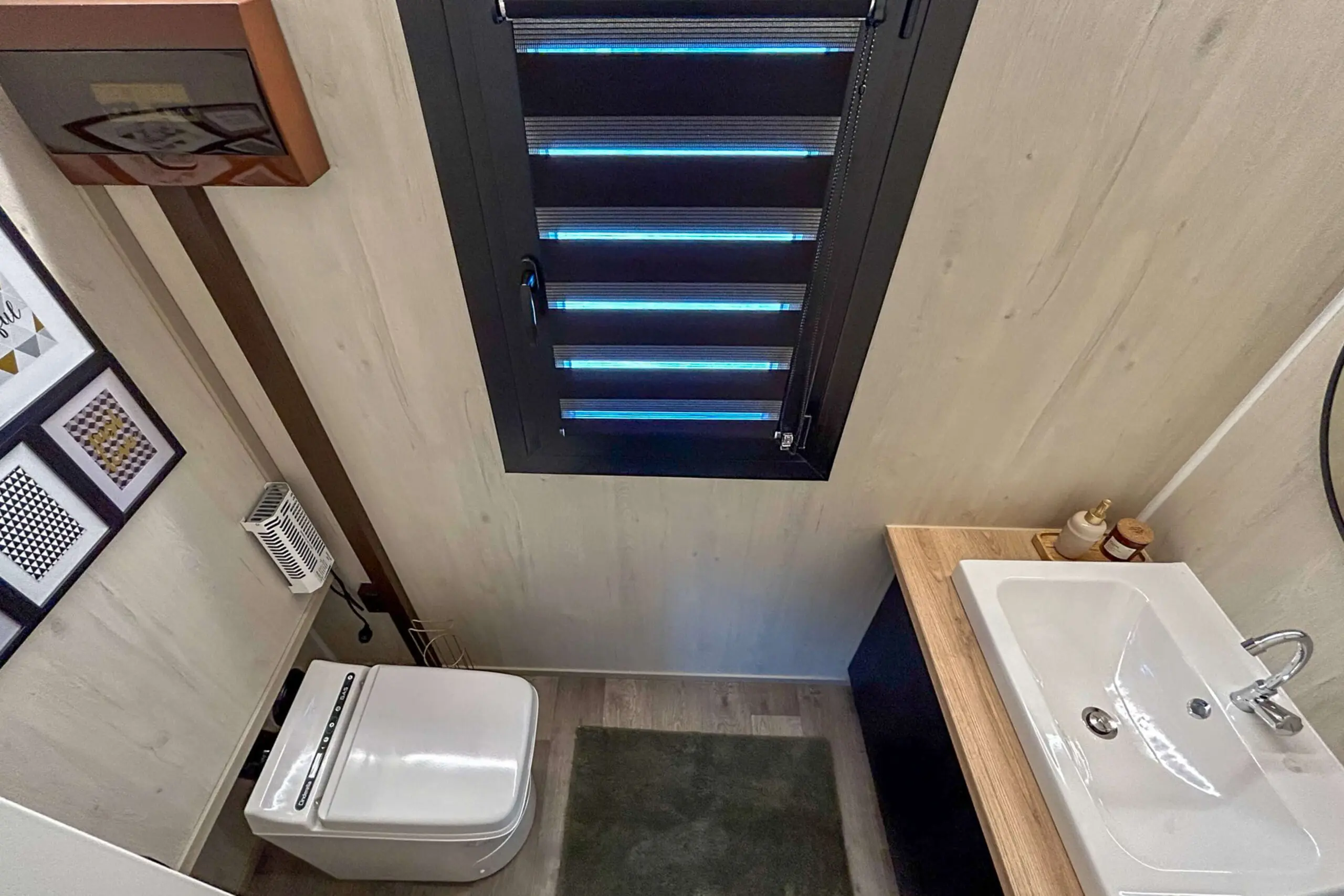 S169-7M-SUV-7825822.webp S169-7M-SUV-7825822.webp